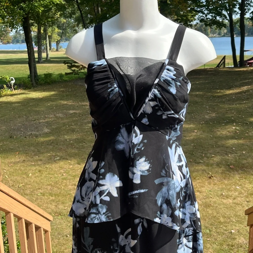 BCBGMaxAzria gorgeous & unique gown 12 - Picture 3 of 13